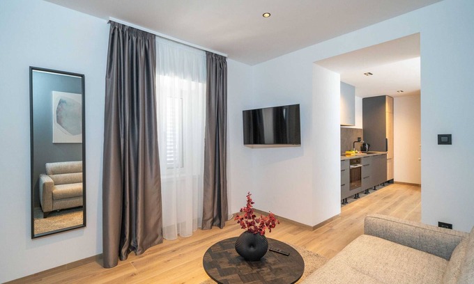 Cavtat Old Town Apartment | Apartments Villa Royale - Premium One Bedroom Apartment with Sea View