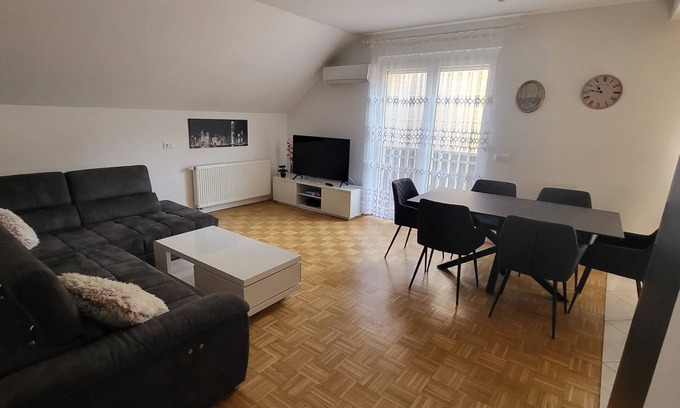 Skofljica Apartment | Apartments Želimlje - Three Bedroom Apartment 3 (zgoraj)