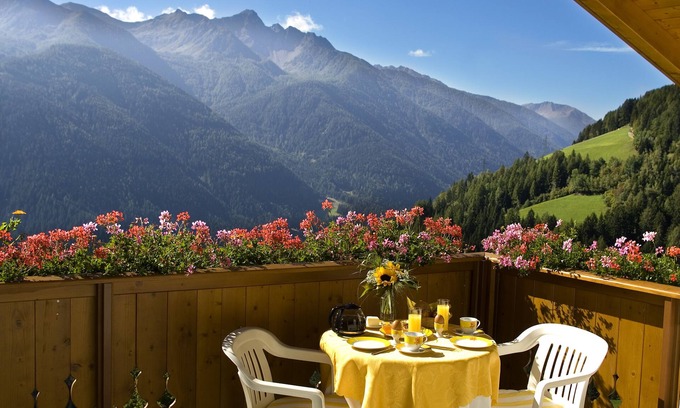 Santa Valburga Apartment | Apartments Zeppenhof - Enjoy your vacation!