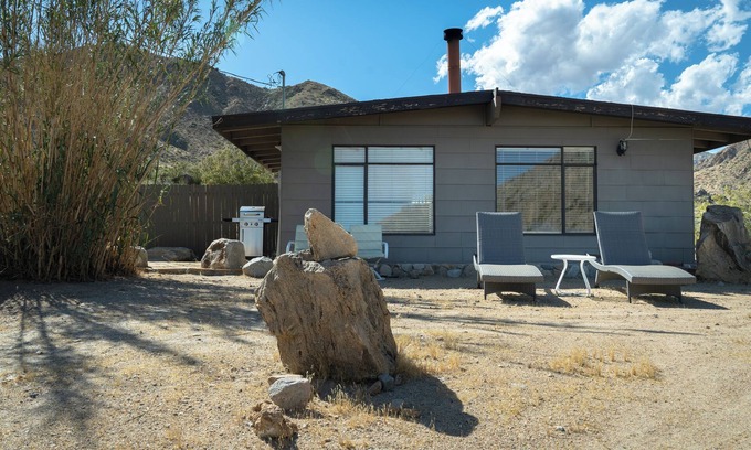 Morongo Valley House | Aphrodite Cottage-Seclusion & Stargazing at 25acres gated private Hidden Passage