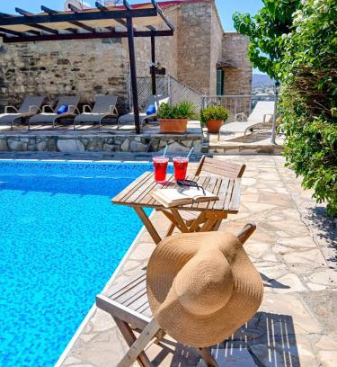 Skarinou Apartment | Aphrodite's Pool Retreat