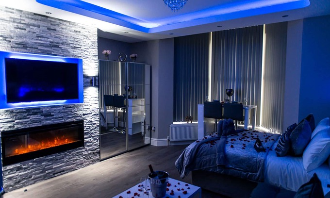 Bradford Apartment | Aphrodite Suites - Deluxe Apartment Suite