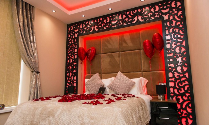Huddersfield Apartment | Aphrodite Suites Huddersfield