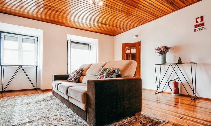 Santa Engracia Apartment | Apolónia Train Spot By Gt House