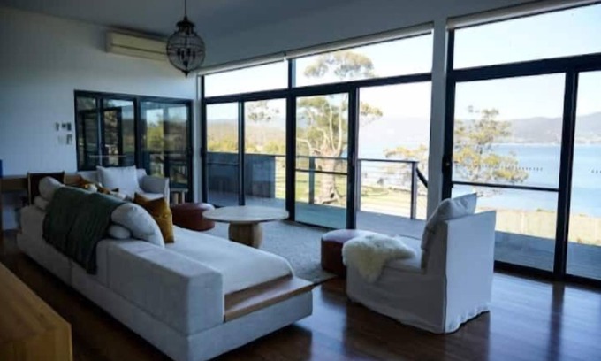 North Bruny House | Apollo's Rest Home Away