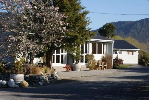 Greymouth Hotel | Apostles View Motel