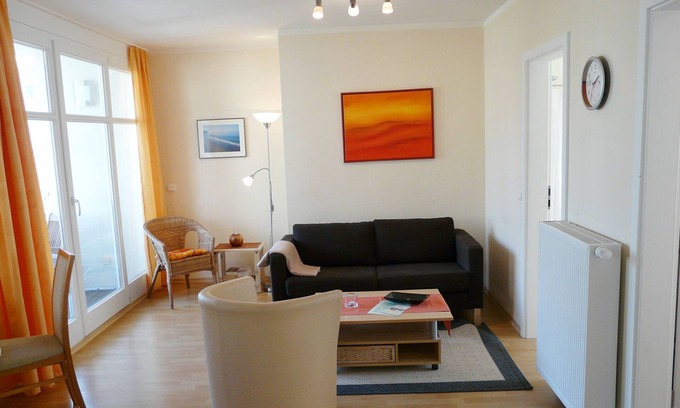 Sassnitz Apartment | App. 1 - Hühnergott - Villa Am Steinbach in the historic center - 150m to the Baltic Sea