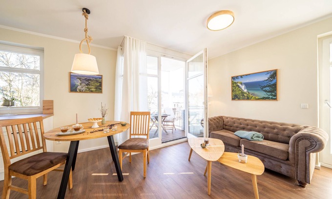 Sassnitz Apartment | App. 4 - Sea urchins - Villa Am Steinbach in the historic center - 150m to the Baltic Sea