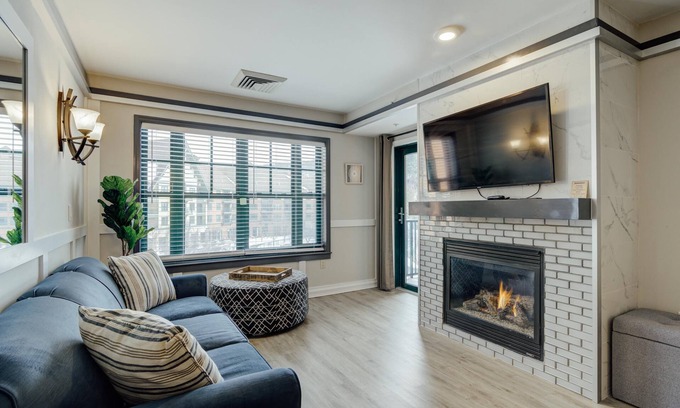 Vernon Condo | Appalachian @ Mtn Creek Pool Hot Tubs Sauna Gym Deck Mtn Front #340