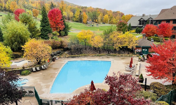 Vernon Condo | Appalachian @ Mtn Creek Pool Hot Tubs Sauna Gym Deck Mtn Front #316