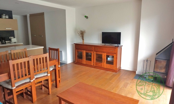 Saillagouse Apartment | APPART 6 PERS 3CHAMBRES JARDIN ET PISCINE CHAUFFEE