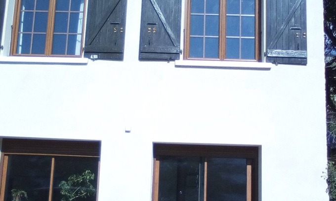 Embrun Villa | Appart 65m, 2-6 people, 2 bedroom and living room with very comfortable sofa.