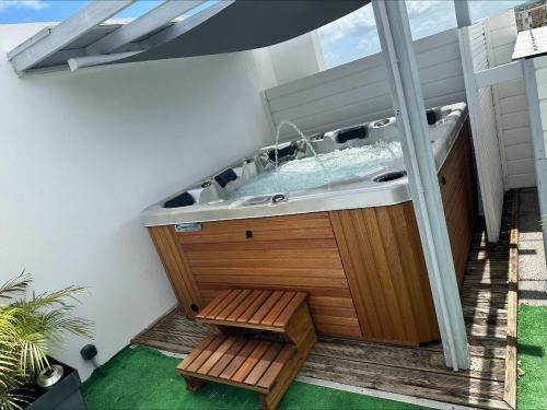 Sainte-Clotilde Centre Apartment | Appart'Eden : vue panoramique sur Saint-Denis