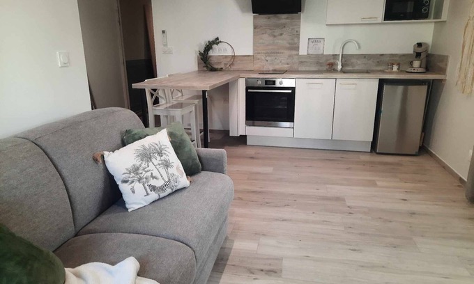 Tulette Apartment | Appart' Hôtel avec terrasse, Clim, TV connectée
