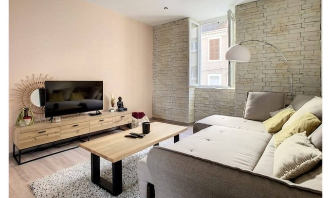 Dufau-Tourasse Apartment | Appart T2, 4 Places, à 5 Minutes du Centre Ville !