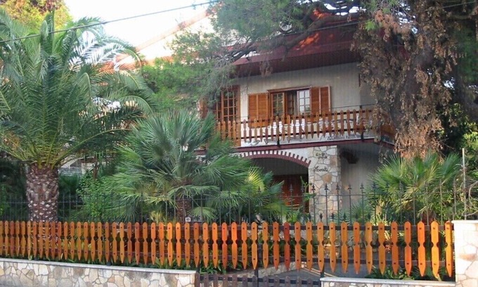 Ginosa Marina Apartment | Appartamento in Villa con Pineta 2