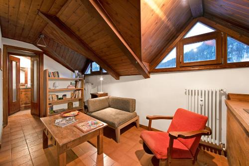 Claviere Apartment | Appartamento La Fontaine Ski In Ski Out - Happy Rentals