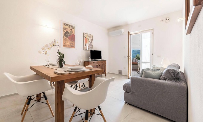 Vesio Apartment | Appartamento "Le Cementine" with Lake View, Mountain View, Wi-Fi, A/C & Terrace