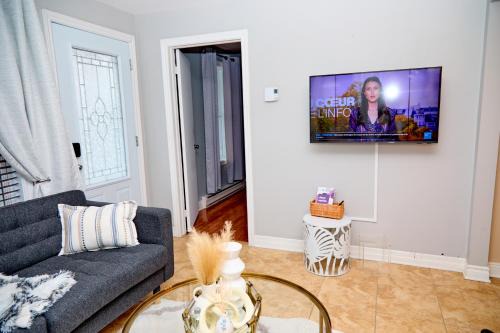 Saint-Edmond Apartment | Appartement moderne 3 chambres avec spa, jardin privé & parking gratuit - accès autonome