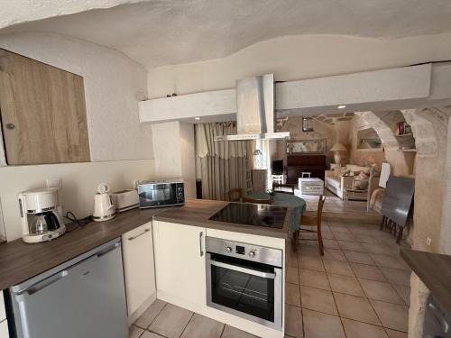 Saint-Quentin-la-Poterie Apartment | Appartement P2 à 4km D'UZÈS