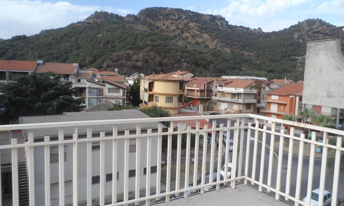Francavilla di Sicilia Apartment | Appartement
