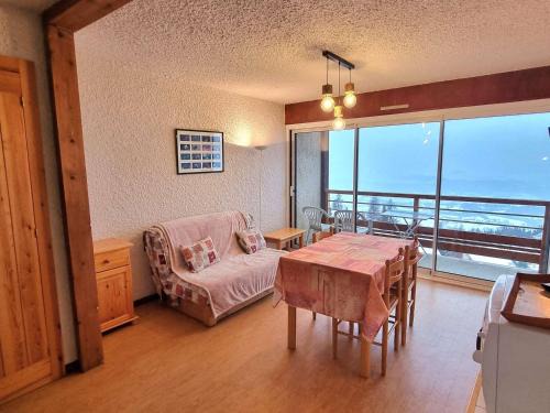 Saint-Michel-de-Chaillol Apartment | Appartement 4 pers, balcon sud, parking, wifi, animaux admis - FR-1-393-3