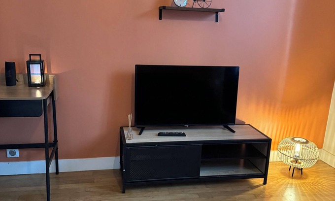 L'Ile-Saint-Denis Apartment | Appartement Dans une Maison, Proche Village Olympique et Stade de France