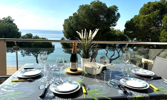 Almadraba-Canyelles Apartment | Appartement à Almadrava Avec vue sur la mer