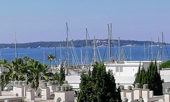 Golfe Juan Apartment | Appartement 1 pièce Golfe Juan Front de mer