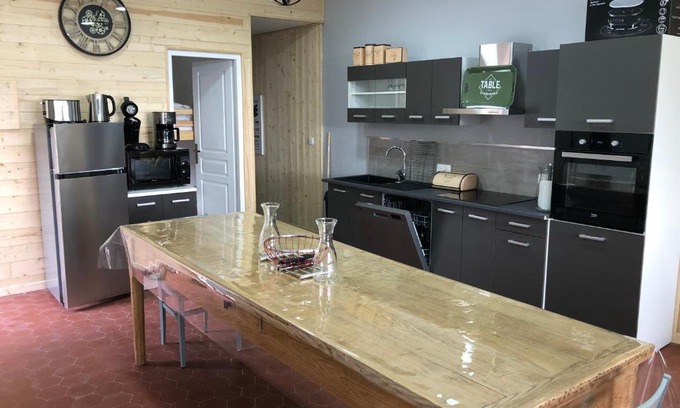 Saint-Jacques-des-Blats Apartment | appartement 10 couchages le lioran bord rando/ski