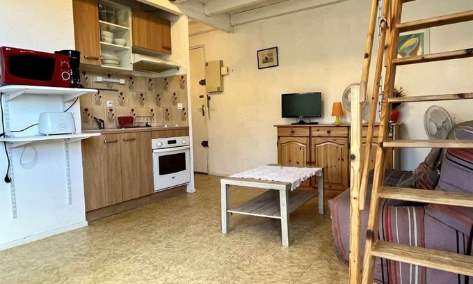 Argeles Plage Apartment | Appartement 2 Pièces avec Mezzanine, 6 Couchages, Proche Plage à Argelès-sur-Mer - FR-1-225-272
