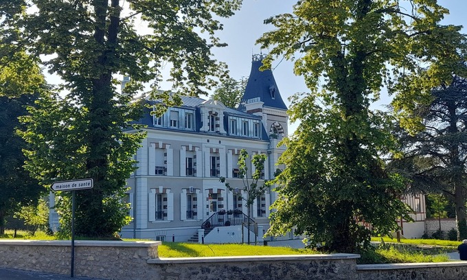 Lagny-sur-Marne Apartment | Appartement 3 Pièces Petit Chateau au Coeur de la Ville. Exceptionnel !