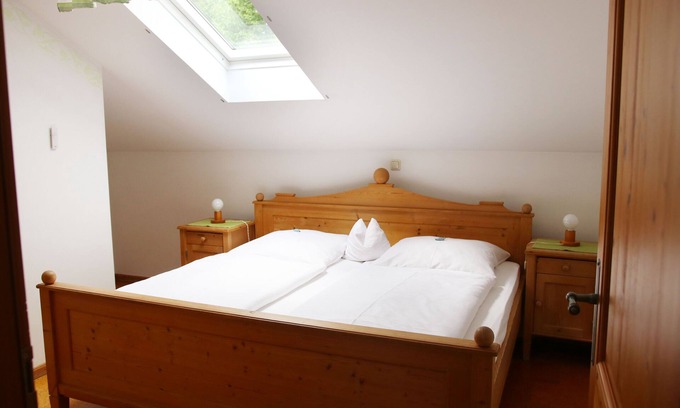 Soyen Apartment | Appartement 6 mit Separatem Schlafzimmer im Obergeschoss