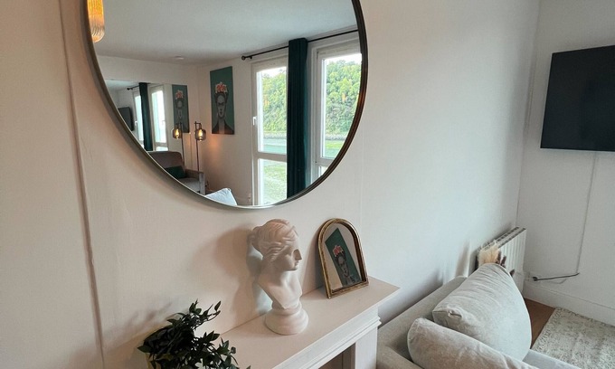 Cotes d'Armor Apartment | Appartement art Déco, VUE Mer, au Port du Légué - Cabestan