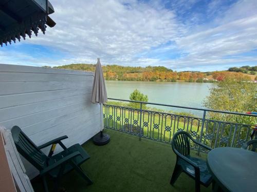 Marciac Apartment | appartement au calme face au lac