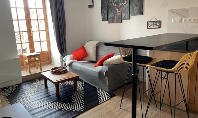Bourg-Madame Apartment | Appartement avec chambre ouverte