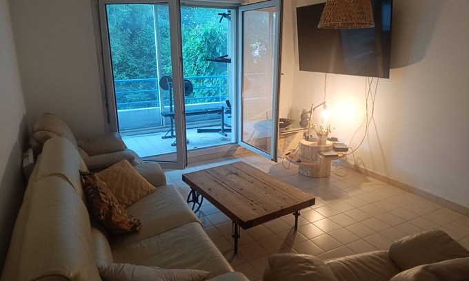Les Arceaux Apartment | Appartement Avec spa Dans un Quartier Calme à 2 pas de L'agitation de la Ville