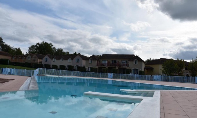 Monflanquin Apartment | Appartement avec vue magnifique sur le Lac de Monflanquin