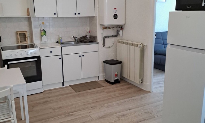Pouilly-en-Auxois Apartment | Appartement Climatisé au Centre de Pouilly-en-auxois