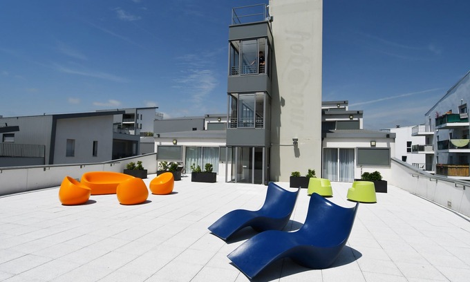 Bassins a Flot Condo | Appartement Confortable avec Wi-Fi + Parking