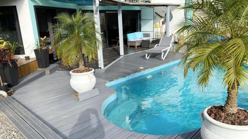 Petite-ÃŽle Apartment | Appartement confortable à Saint-Pierre avec piscine privée (55 m²)
