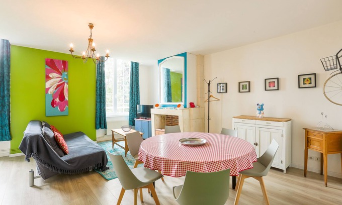 Bons-Tassily Apartment | Appartement Contemporain dans un château