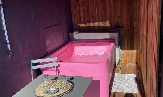Bellamy-Barbin Apartment | Appartement Cosy à Nantes Avec Jacuzzi et Terrasse Privative
