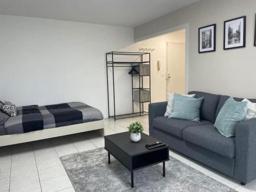 Le Bourget Apartment | Appartement Cosy Proche de Paris-Wi-FI