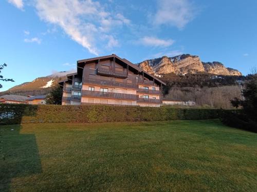 Thollon-les-Memises Apartment | Appartement cosy proche pistes ski avec garage - FR-1-498-112
