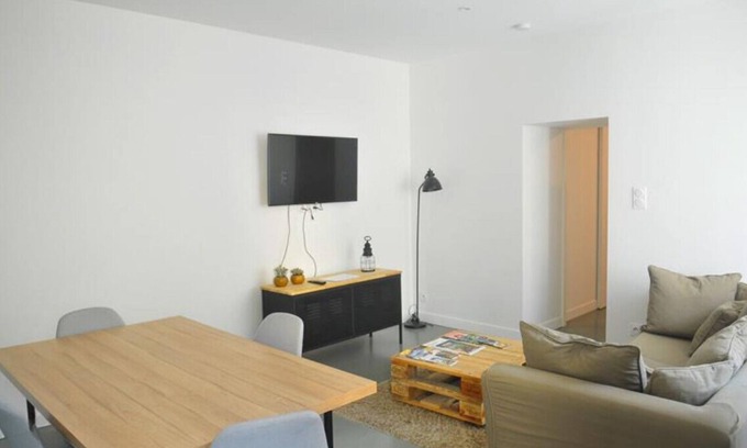 Lalinde Apartment | Appartement D'une Chambre Dans une Charmante Maison au Cœur de Lalinde