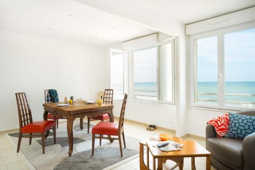 Saint-Regnobert-de-la-Cote-de-Nacre Apartment | Appartement Face à la Mer 1 chambre 2 personnes Saint Aubin sur Mer