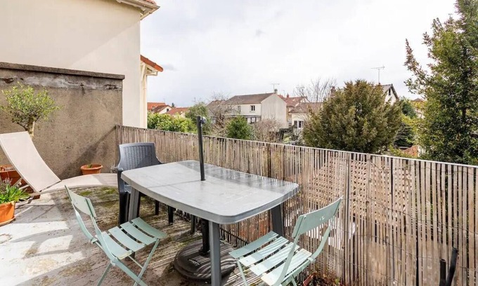 Thiais Apartment | Appartement F3 Avec Terrasse et Stationnement Gratuit Proche Paris et Aéroport