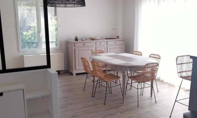 Bagnols-en-Foret Apartment | APPARTEMENT