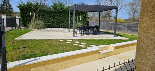 Priay Apartment | appartement guy